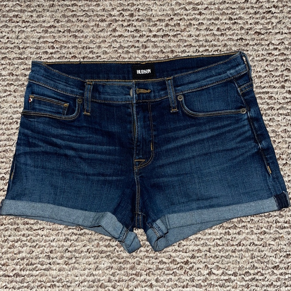 Hudson mid rise denim shorts size 26